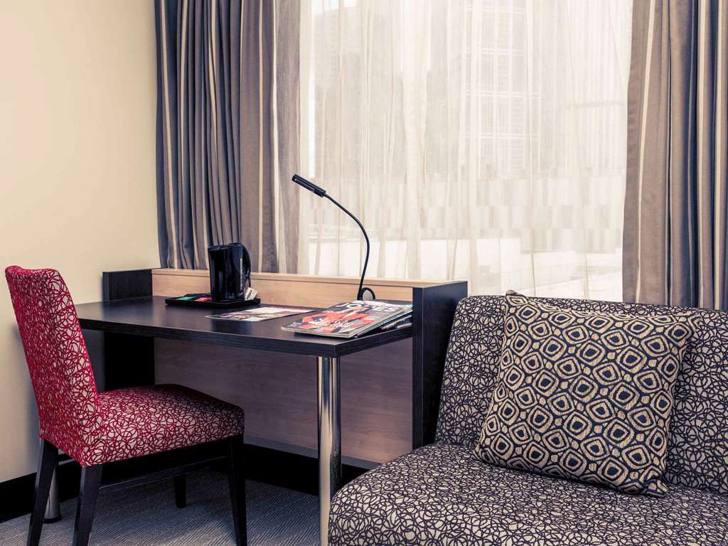 Mercure Welcome Melbourne Room photo
